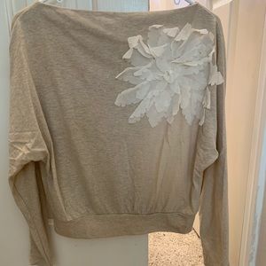 One-of-a-kind cropped shirt with flower detail